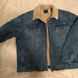 New without tags Men’s Wrangler Sherpa Jean Jacket SZ XL